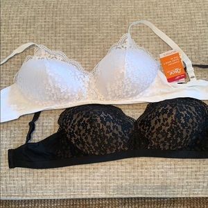 Lot of 2 warners lace wire free bras